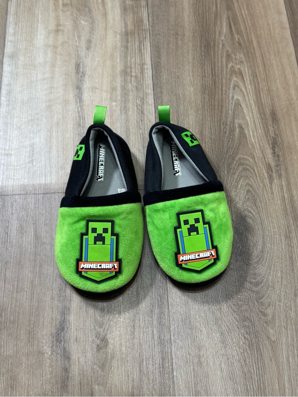 Minecraft Kids Green Creeper Slip-On Slippers - 11/12